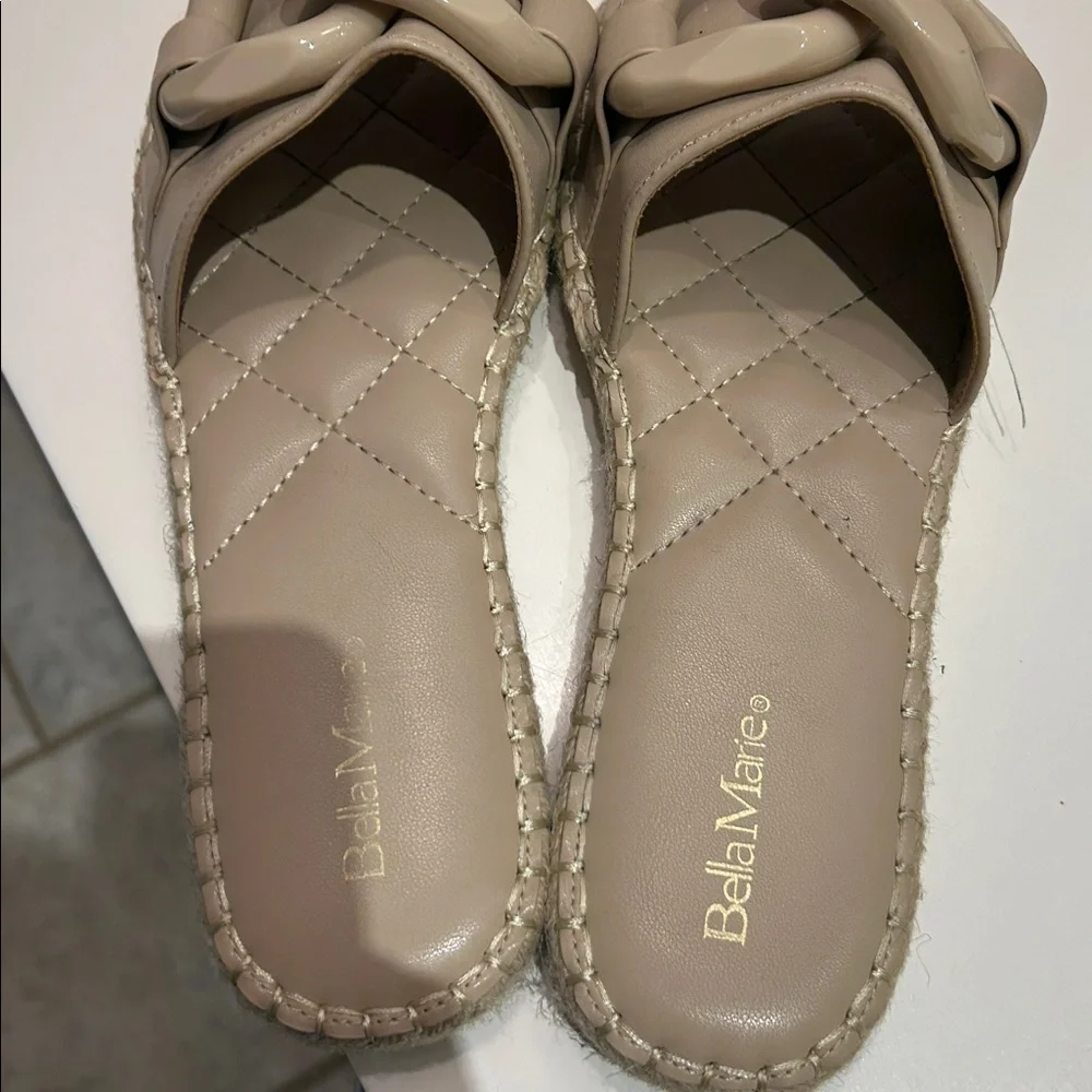BeaMav Beige Quilted Espadrille Slide with Chain Accent